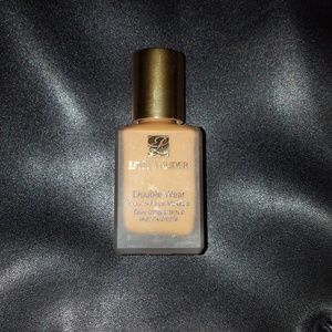 Estee Lauder double wear foundation